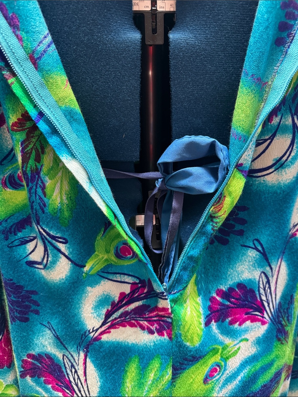 Vintage Vibrant Peacock Print Caftan - Teal, Green & Magenta - Picture 7 of 8